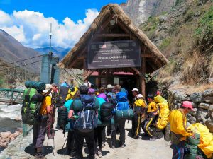 km-82-inca-trail-trek-4-days-highlights